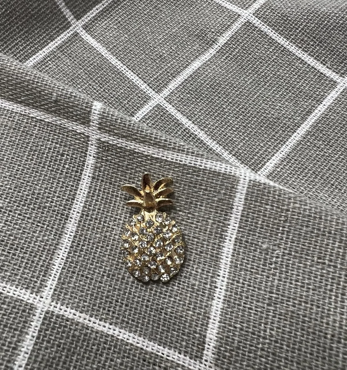Pin, odznáček stylový tip 46 Třpytivý ananas