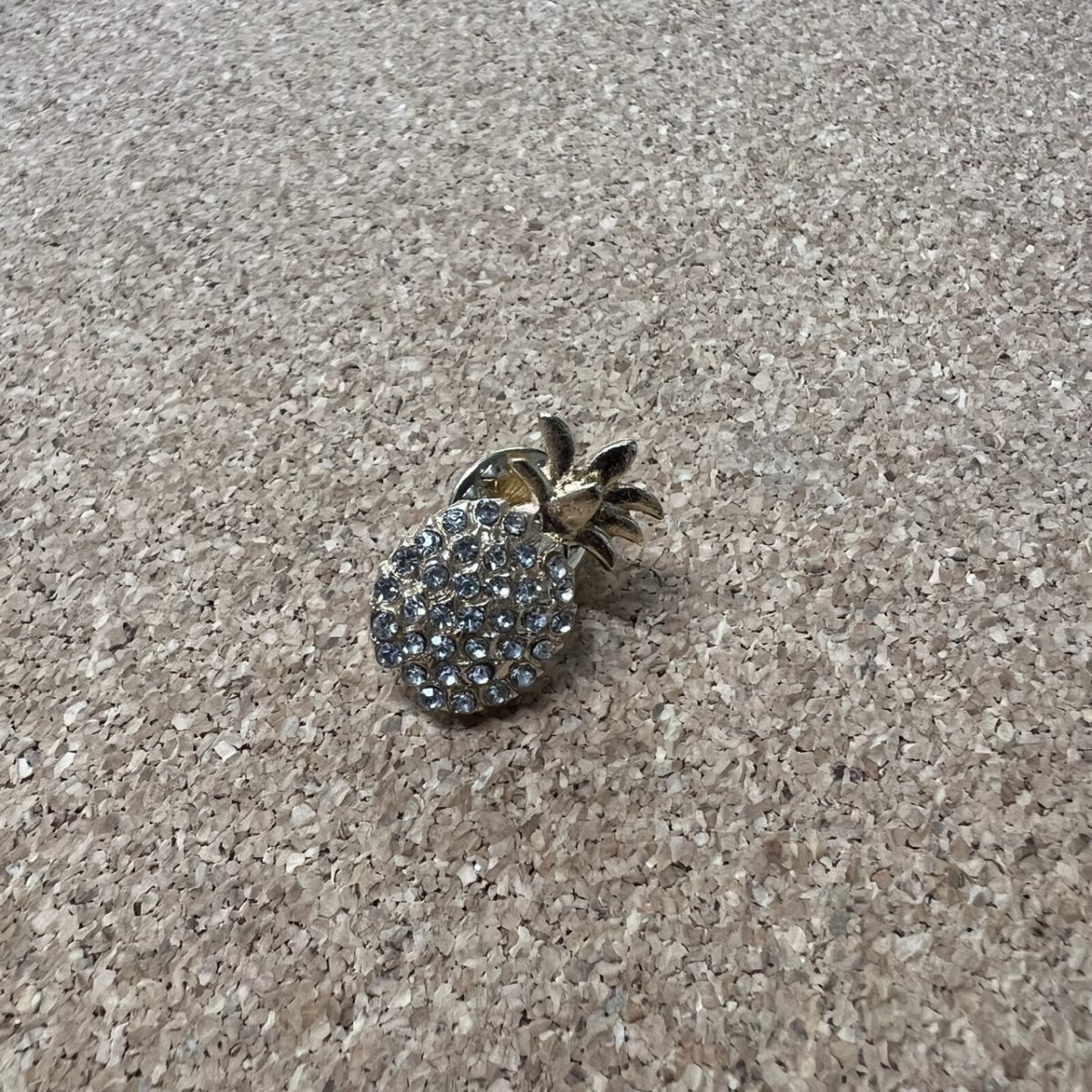 Třpytivý ananas