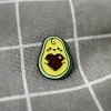 avokado-objimajici-svou-pecku-ve-tvaru-srdicka-1 Avokádo objímající svou pecku ve tvaru srdíčka