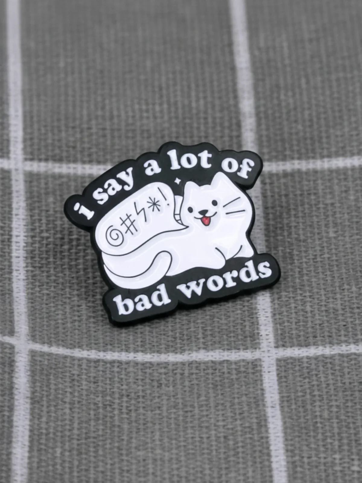 bila-kocka-i-say-a-lot-of-bad-words-rikam-spoustu-sprostych-slov-1 Bílá kočka - I say a lot of bad words / Říkám spoustu sprostých slov