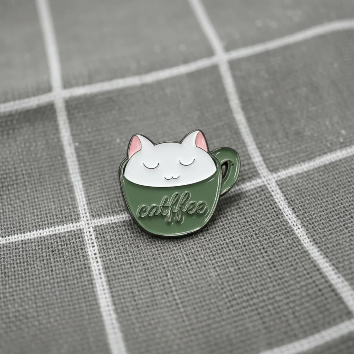 catffee-bila-kocicka-v-zelenem-hrnicku-1 Catffee - bílá kočička v zeleném hrníčku
