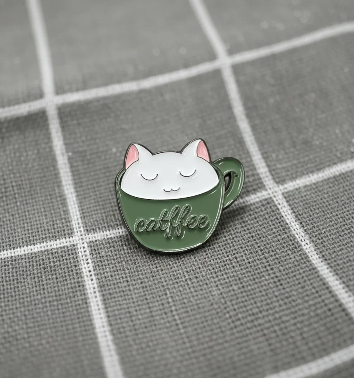 catffee-bila-kocicka-v-zelenem-hrnicku-1 Catffee - bílá kočička v zeleném hrníčku