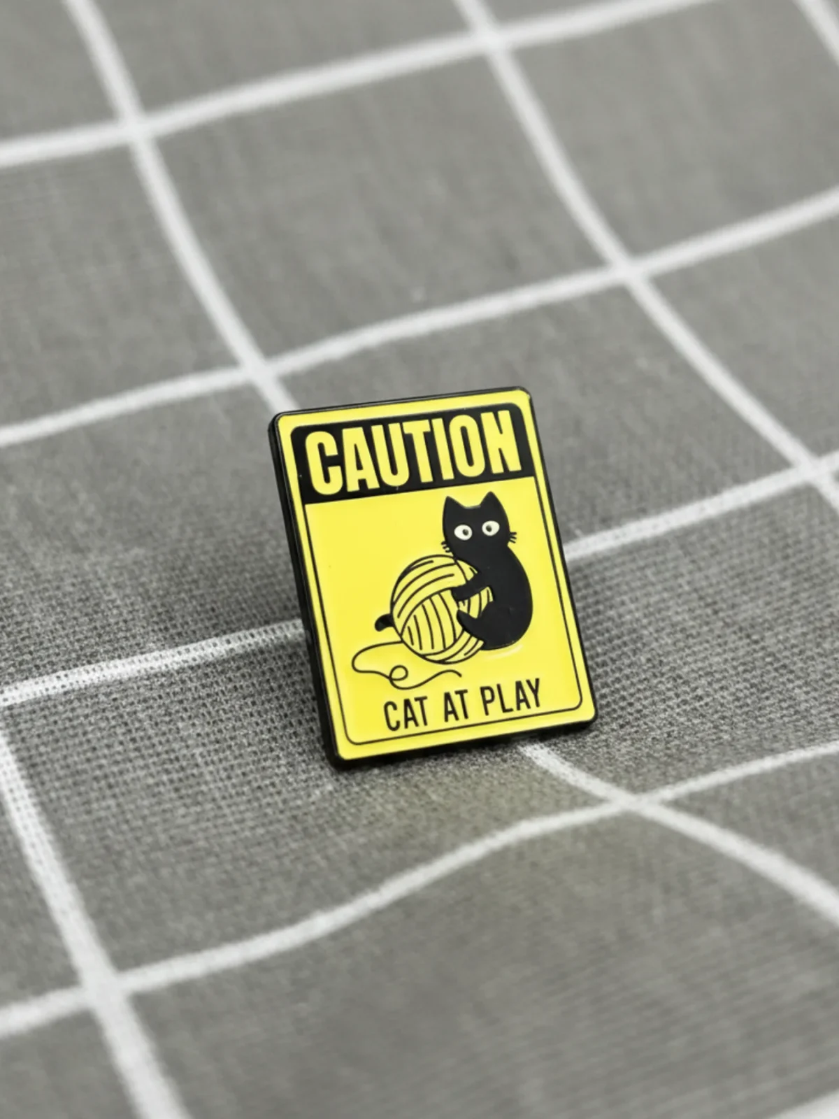 caution-cat-at-play-pozor-kocka-si-hraje-1 Caution - Cat at play / Pozor - kočka si hraje