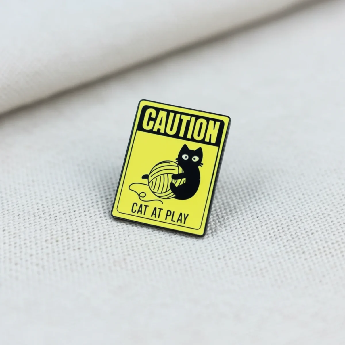 caution-cat-at-play-pozor-kocka-si-hraje-3 Caution - Cat at play / Pozor - kočka si hraje