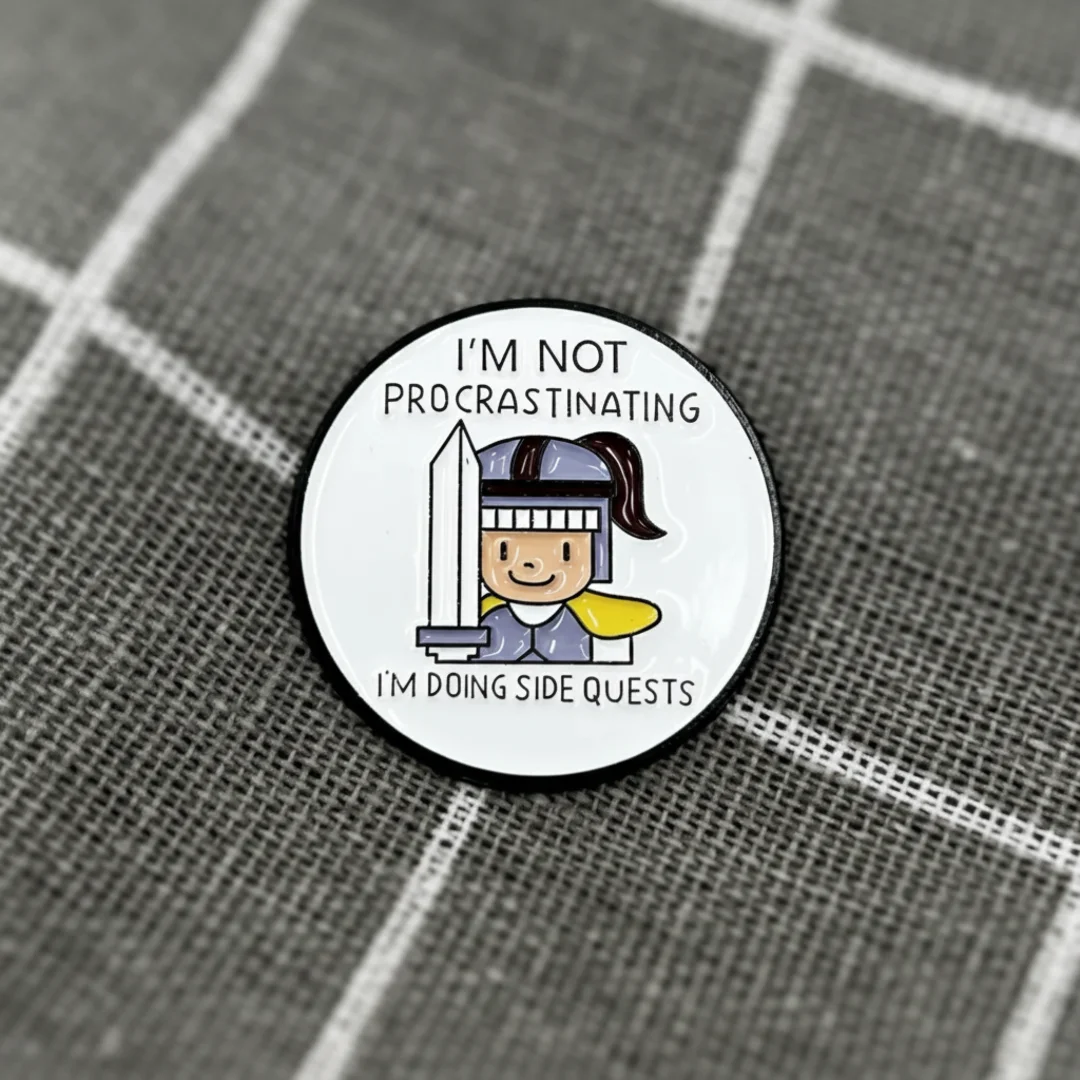 I'm not procrastinating I'm doing side quests / Neprokrastinuji, plním vedlejší úkoly - bílý