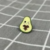 mrkajici-avokado-objimajici-svou-pecku-ve-tvaru-srdicka-1 Mrkající avokádo objímající svou pecku ve tvaru srdíčka