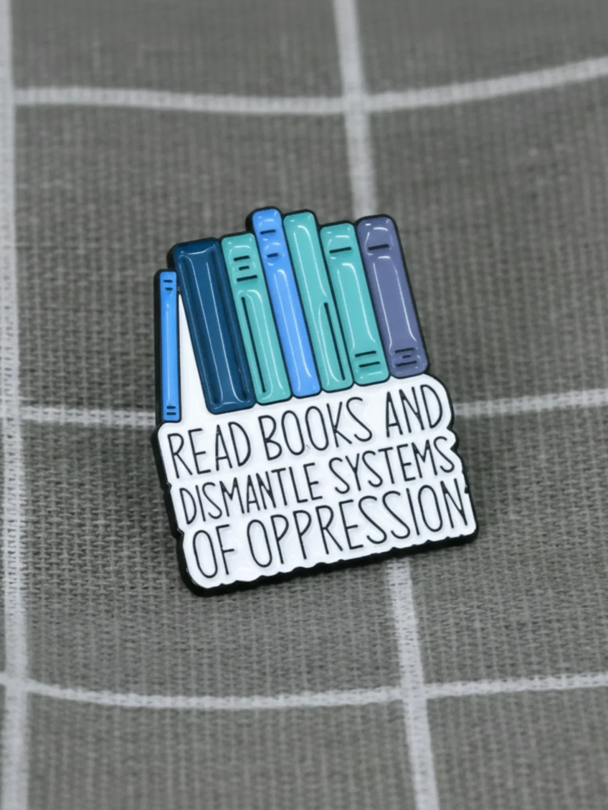 read-books-and-dismantle-systems-of-oppression-ctete-knihy-a-rozebirejte-systemy-utlaku-1 Read books and dismantle systems of oppression / Čtěte knihy a rozebírejte systémy útlaku