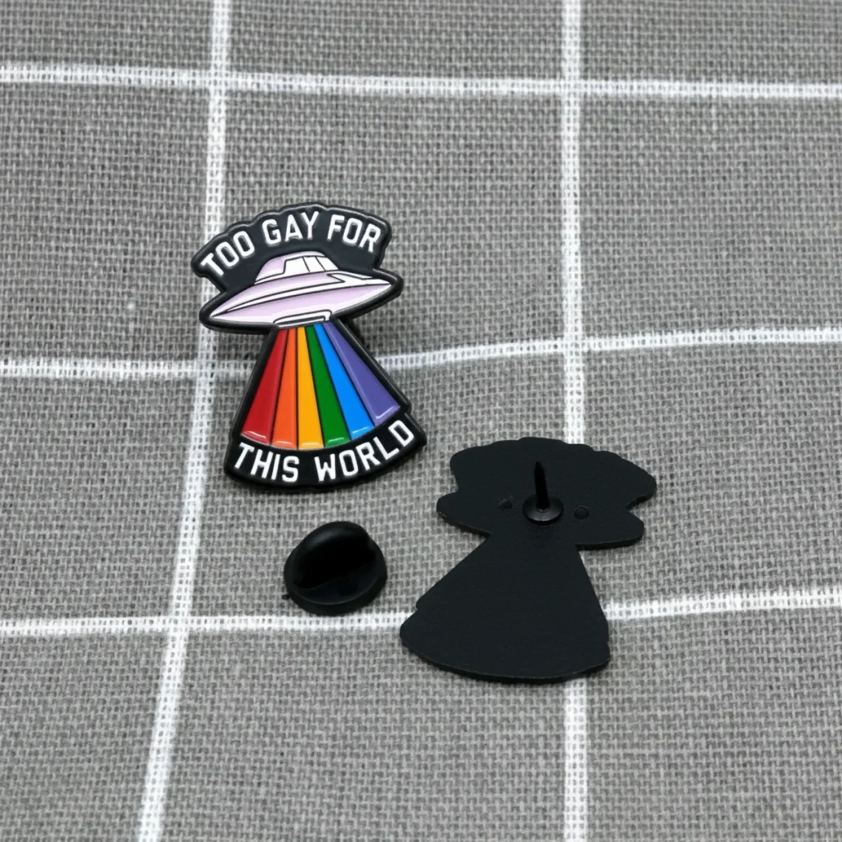 ufo-too-gay-for-this-world-prilis-gay-pro-tento-svet-2 Ufo - Too gay for this world / Příliš gay pro tento svět