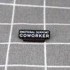 Emotional support coworker - please do not pet / Kolega poskytující emocionální podporu – prosím, nehladit